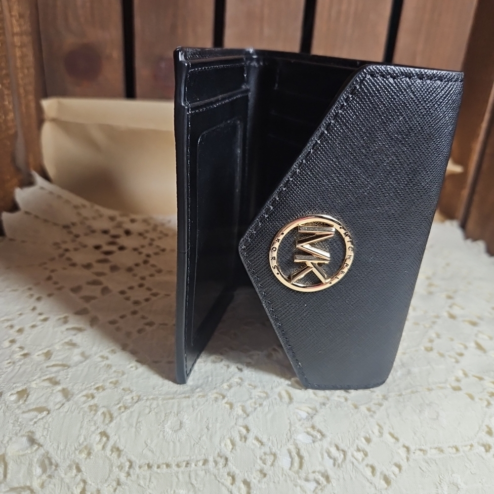 Michael Kors Black Wallet - Picture 5 of 8